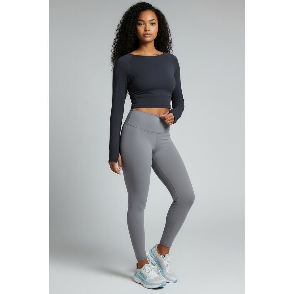 Banana Republic Long Sleeve Cropped Athletic Top Quick Dry Gray XL